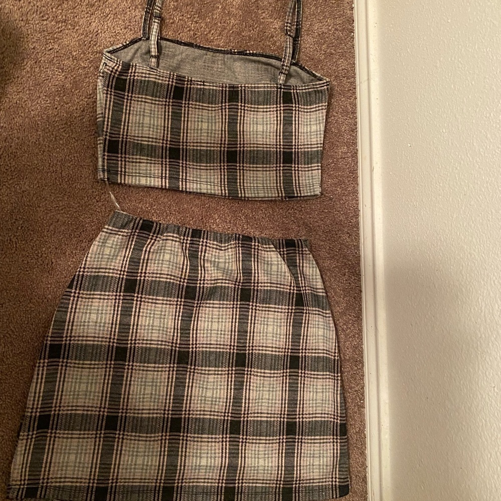 2 piece skirt and crop top size M - Picture 4 of 7